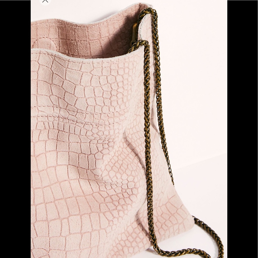 SOLD ⭐️⭐️⭐️HP 7/20⭐️⭐️⭐️Free People Suede Bag - Picture 3 of 3